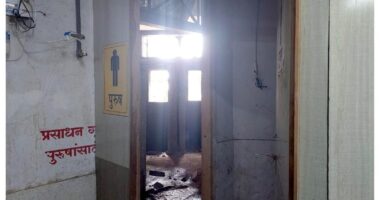 The toilet repair work at the headquarters of Mira Bhayander Municipal Corporation has been stalled for 6 months